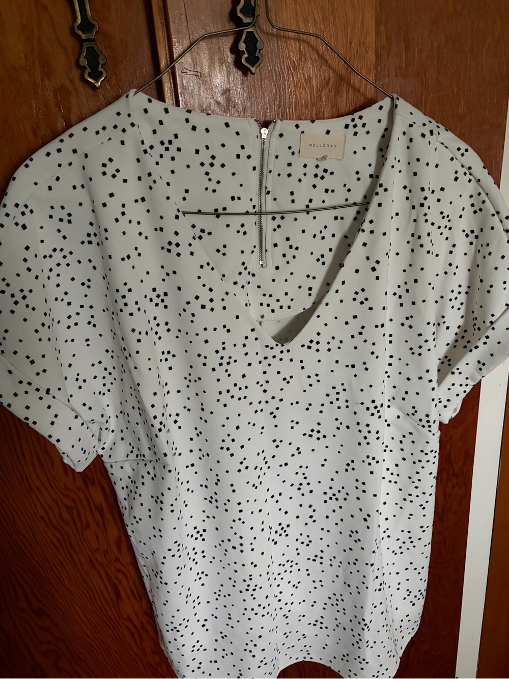 MELLODAY White V-Neck Blouse with Black Square Dot Print